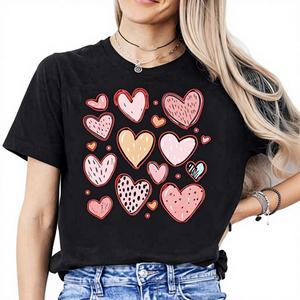 T-shirt décontracté pour femme pour la Saint-Valentin, col rond, manches courtes, imprimé cœur en sérigraphie, jersey 100% coton, coupe classique, printemps - Product Image 1