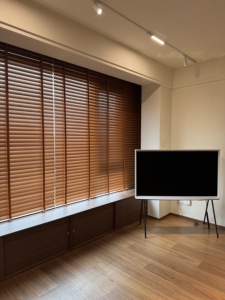<span class=keywords><strong>Stores</strong></span> vénitiens en bois intelligents de luxe personnalisables, <span class=keywords><strong>stores</strong></span> <span class=keywords><strong>occultants</strong></span> sans cordon en bois pour fenêtre - Product Image 2