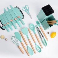 TOALLWIN Ustensiles de Cuisine 19 Pièces Set d'Ustensiles de Cuisine en Silicone avec Planche à Découper et Couteaux