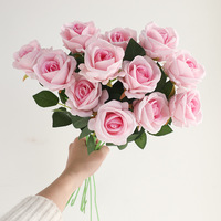 Rose en velours hautement réaliste, fleur artificielle douce faite à la main pour la décoration de mariage, cadeau de la Saint-Valentin, fleur artificielle