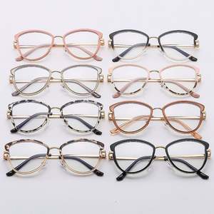 Gafas de Sol de Moda 2025 con Logotipo Personalizado, Gafas de Ojo de Gato para Mujer, Monturas de Aleación Fotocromáticas, Gafas Fotocromáticas Anti Luz Azul - Product Image 4