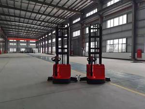 Weliftrich ES-15k 1500kg 1.5ton पैर फैलाकर बैठना पैर मेंटेनेंस फ्री बैटरी 48V 32Ah 4h काम कर समय वॉकी इलेक्ट्रिक स्टेकर - Product Image 6
