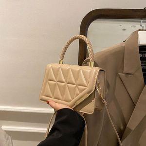 2023 Vintage Lady Fashion Crossbody Hand <b>Bag</b> PU with Diamond Lattice Design Large Capacity and <b>Long</b> Chain Letter Decoration - Product Image 3