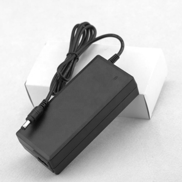 100W 12V7A Universal Travel Adapter 100-240V Wide Voltage Travel Adaptor Adaptor 12v 2a Power Adapter for Cctv