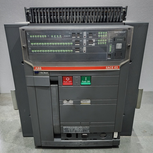 Nouveau disjoncteur original SACE E3S <span class=keywords><strong>MS</strong></span> 32 3 pôles 1SDA058979R1 3200A en stock - Product Image 1