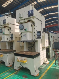 Punzonadora de aluminio con certificación ISO cnc, máquina de perforación con molde - Product Image 2