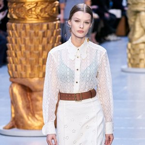 Signore alla moda OEM ODM nuovi stili maniche lunghe bottoni rossi aderenti camicetta ricamata camicie in <span class=keywords><strong>pizzo</strong></span> - Product Image 1