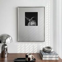 Tableau mural abstrait moderne et minimaliste pour salon et chambre, photographie artistique de l'espace négatif, encadré argenté