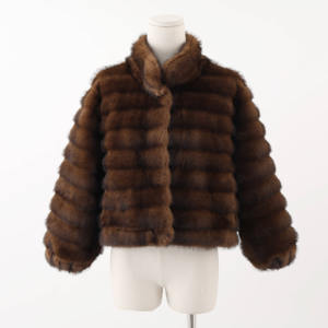 Nuovo Cappotto Corto Invernale da Donna 2026 in Finta Pelliccia con Collo Alto e Chiusura a Bottoni, Caldo e Confortevole - Product Image 1