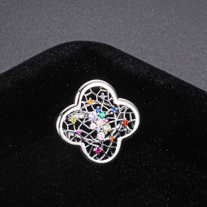 Mode Mujer Anillo plaqué or femmes personnalité fleur motif couleur mélangée Zircon anneau trèfle à quatre feuilles creux fleur anneau - Product Image 2