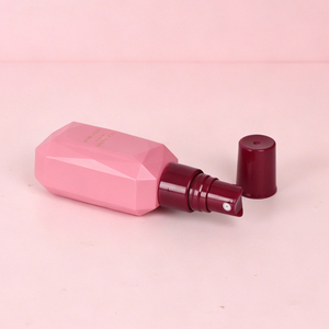 고급 PET 플라스틱 독특한 하트 모양 병 무광 미세 스프레이 50ml 향수 토너 페이스 크림 스킨케어 포장 용기 - Product Image 5
