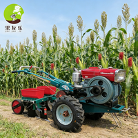 Le motoculteur de 15 CV peut être associé à plusieurs rangées de semoirs à maïs pour la plantation du maïs, facilitant ainsi le travail.