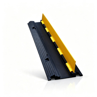 Canaux en caoutchouc Protecteur de câble Defender léger Utilisation intérieure Rampe de câble de sécurité durable pour chaussée à un canal