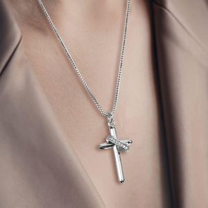 Nouveau style Panier-cadeau de rétablissement pour femme avec collier croix diamantée, chaussettes, ensemble cadeau de Noël pour femme, couverture personnalisable pour maman - Product Image 3