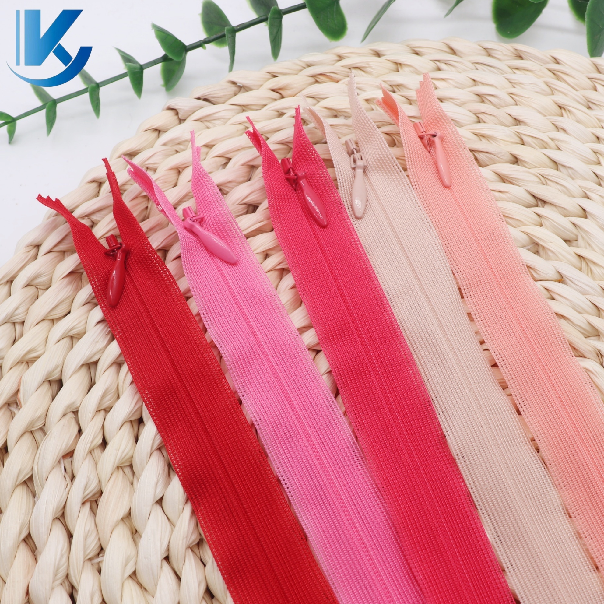 สีแดง