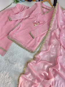 Conjunto Salwar Farsi de Satén de Diseño en Oferta, Ropa Étnica Elegante con Tela Suave para Bodas, Festivales y Fiestas - Product Image 2