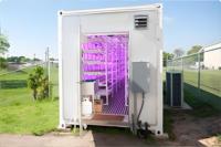 Système de culture hydroponique NFT avec canaux et gouttières pour la plantation de légumes à grande échelle en serre