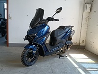 Scooter à essence bleu 150cc, cyclomoteur de rue avec pare-brise