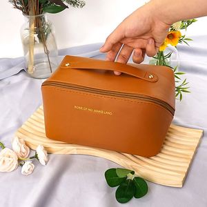 Wholesale Custom Logo Professional Luxury <b>Large</b> Capacity Lady Pu Leather Cosmetic Handled <b>Makeup</b> <b>Bag</b> - Product Image 6