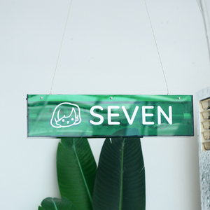 Hộp Đèn Acrylic tùy chỉnh với dây thép treo trong phòng trưng bày hành lang - Product Image 2