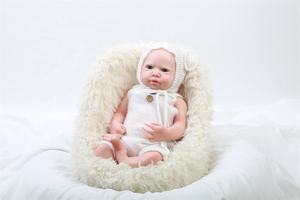 Bareheaded tan verdaderamente encantador suave de la ponderado de silicona vestido Toddle muñeca que mira como A un bebé - Product Image 2