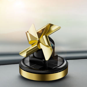 Diffuseur d'arômes rotatif pour voiture, décoration de tableau de bord à énergie solaire en forme de moulin à vent, vente en gros - Product Image 1