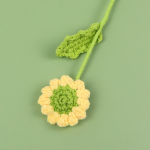 Wholesale High Quality Handmade Artificial Daisy Crochet Flower Bouquet Small Chamomile Hand-knitted Textile Fabric Crafts