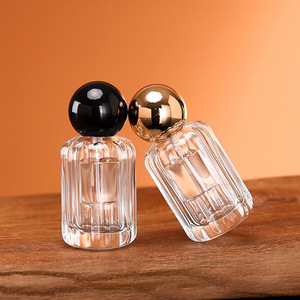 Venta al por mayor de lujo vacío vidrio Colonia Spray botella con bomba de loción diseño portátil recargable Reed difusor - Product Image 1