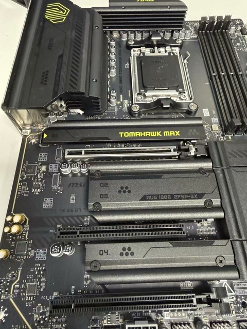 USED for MAG X870 Tomahawk Desktop ATX AM5 Socket WiFi PCIe 5.0 128GB DDR5 Double Channel SATA