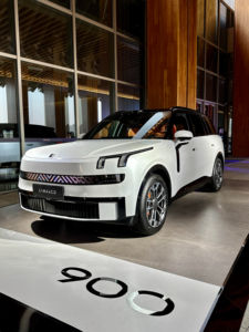 <span class=keywords><strong>Llink</strong></span> & Amp Co 900 2025 Lynk & Co 900 Grand SUV hybride rechargeable 5 portes 6 places électrique Lync Link Co 900 Voiture SUV lynk and Co 900 - Product Image 5