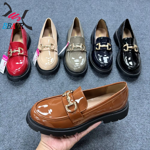 รองเท้าส้นเตี้ยผู้หญิง Sweet Bow Heart รุ่น Retro Mary Janes หนังแก้ว พื้นยาง หุ้มด้วยไมโครไฟเบอร์ สไตล์โลลิต้า - Product Image 5