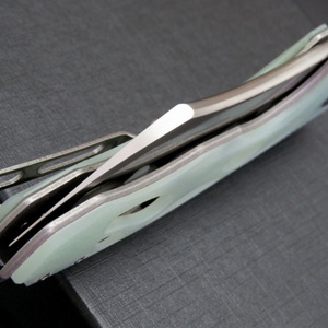 Cuchillo Plegable Personalizado con Mango G10 y Hoja de Acero Inoxidable D2 para Camping y Bricolaje con Soporte OEM - Product Image 5