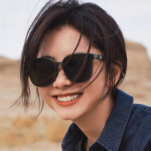 Lunettes de soleil Gm pour femmes, monture PC, verres TAC, protection UV400, polarisées, unisexes, pour la conduite, protection solaire, noires avec superposition grise - Product Image 1