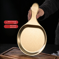 Plateau de service plat doré en acier inoxydable moderne de style coréen, écologique et durable, pour barbecue, collations, dîner, steak et plats occidentaux
