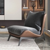 Fauteuil de relaxation moderne et luxueux avec repose-pieds, design tendance pour salon, balcon ou chambre, en promotion.