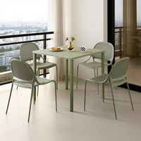 Meubles d'extérieur et d'intérieur, table et chaises en plastique PP pour jardin et balcon
