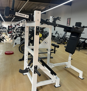 Macchina Power X Plate Loaded Iron Arsenal Reloaded V Squat per l'allenamento della forza - Product Image 2