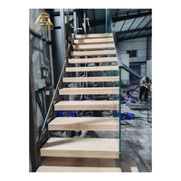 Escalier flottant mural en acier galvanisé à chaud avec marches en bois pour usage commercial intérieur à Foshan, idéal pour appartements