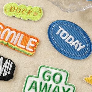 Insignia de dibujos animados palabras en inglés hombres parche bordado chándales parches de Velcro bordado parche de letras florales - Product Image 4
