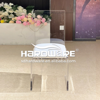 Chaise de salle à manger moderne empilable de luxe en acrylique transparent utilisée pour mariage, événement, hôtel, salle de banquet