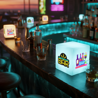 Lampe unique à DEL pour café-bar Cube de lumière à DEL personnalisé Lampe cubique lumineuse rechargeable avec impression du logo pour bar et décoration d'événements