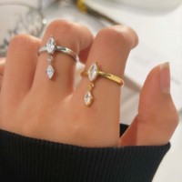 Anillo de Acero Inoxidable con Baño de Oro de 18K, Diseño 3D de Lágrima con Circonita, Borla Bicolor, Modelo Yuanheng, Unisex, para Uso Diario
