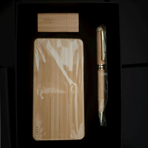 Bamboo Wireless Power Bank with Type-C Input Interface 5W Output Power Wooden OEM Mobile Charger Portable Power Banks for Gifts