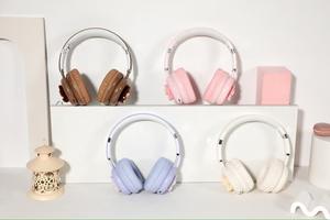 Must - See pour les fans de gentillesse! Oreillette Bluetooth de style beignet en peluche Labubu, commencez un voyage d'écoute adorable - Product Image 5