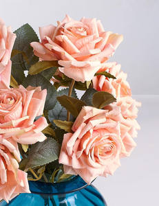 Fleurs artificielles hydratantes au toucher réel, roses décoratives pour mariage, bouquet de roses blanches en latex, fleurs au toucher réel - Product Image 3