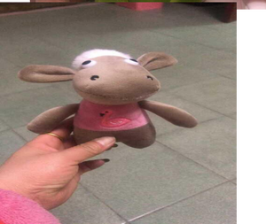 Jouet mignon en peluche en forme de mouton, 10 cm, animal en peluche doux pour enfants de 2 à 4 ans, compagnon de jeu unisexe - Product Image 3