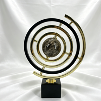 Ornement de globe terrestre rotatif en métal Art Déco, sphère en pierre marbrée imprimée UV, base en cristal noir, décoration de bureau de luxe, cadeau de bureau