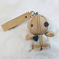 Porte-clés pendentif en cuir de vachette pleine fleur gaufré, fait main, motif dessin animé mignon, écologique, style poupée Voodoo, pour sac, vente en gros