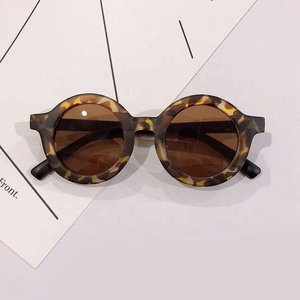 2020 nuovi <span class=keywords><strong>occhiali</strong></span> <span class=keywords><strong>da</strong></span> <span class=keywords><strong>sole</strong></span> <span class=keywords><strong>Vintage</strong></span> Unisex <span class=keywords><strong>rotondi</strong></span> retrò anni '80 e '90 per bambini - Product Image 5