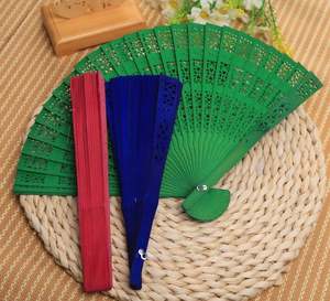 Souvenir de mariage, éventail à main en bambou, éventail en bois personnalisé - Product Image 2